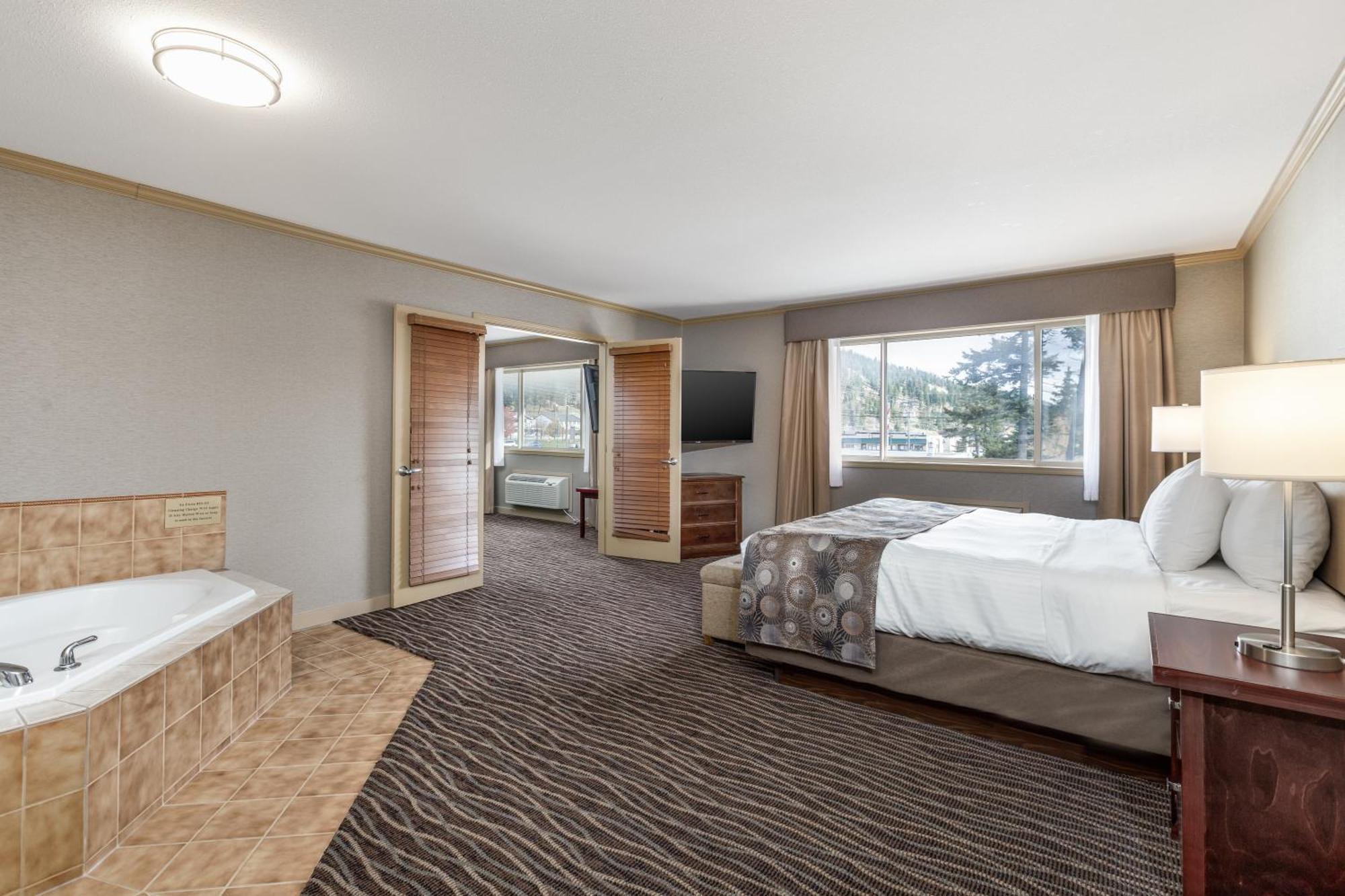 Prestige Radium Hot Springs Resort, Worldhotels Crafted Экстерьер фото